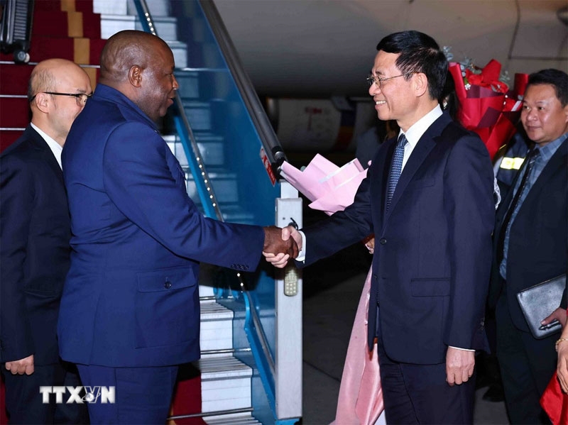 Tổng thống Cộng hòa Burundi đến Hà Nội, bắt đầu thăm chính thức Việt Nam