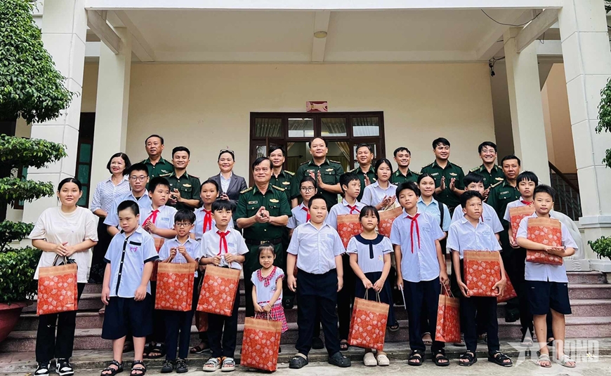 Nửa thế kỷ giữ vững an ninh, chủ quyền biển đảo thành phố Đà Nẵng Nửa thế kỷ giữ vững an ninh, chủ quyền biển đảo thành phố Đà Nẵng