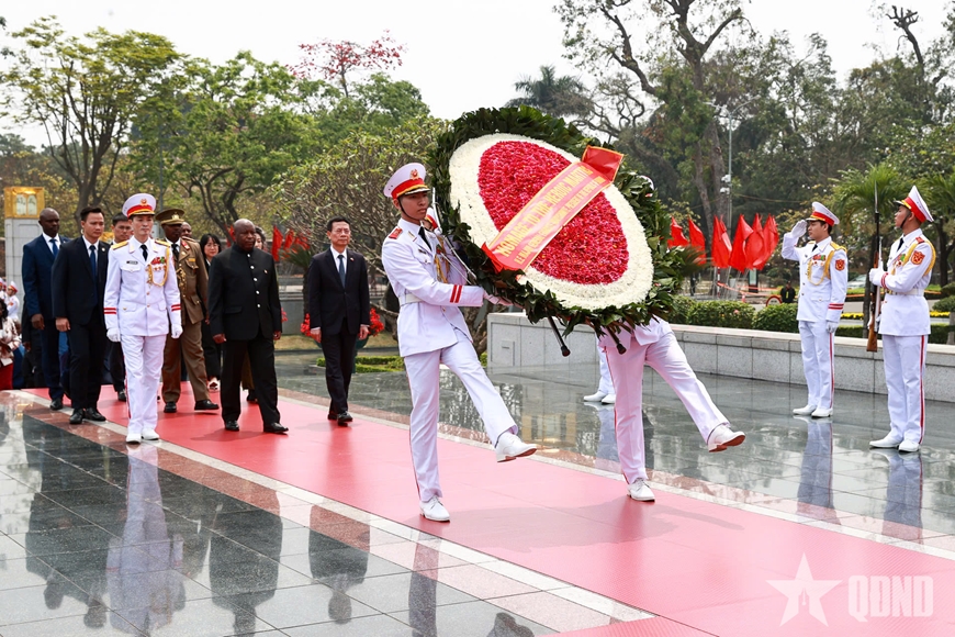 Chủ tịch nước Lương Cường hội đàm với Tổng thống Burundi Évariste Ndayishimiye