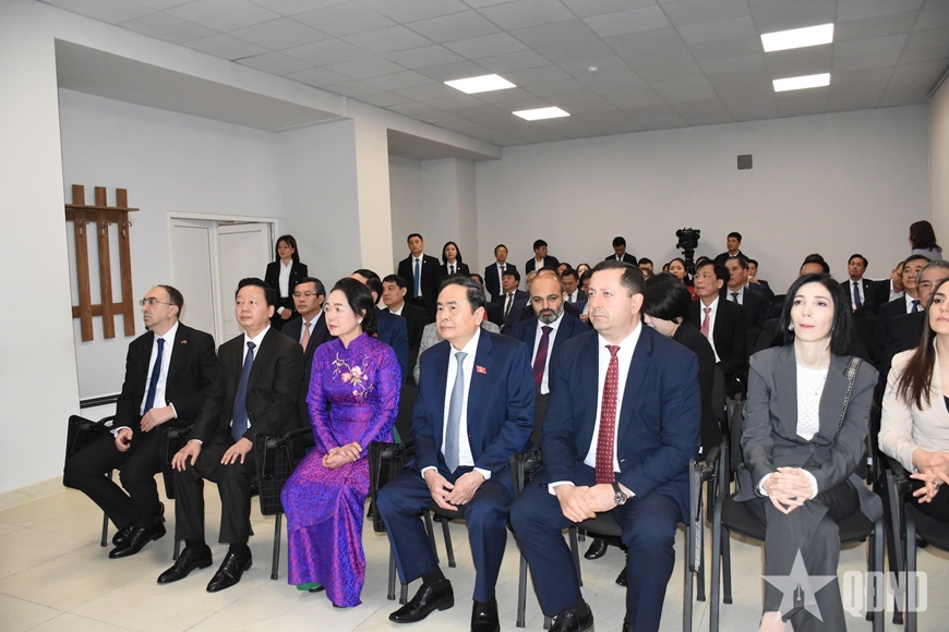 Chủ tịch Quốc hội Trần Thanh Mẫn và Phu nhân thăm Trường Đại học Tổng hợp Quốc gia Yerevan