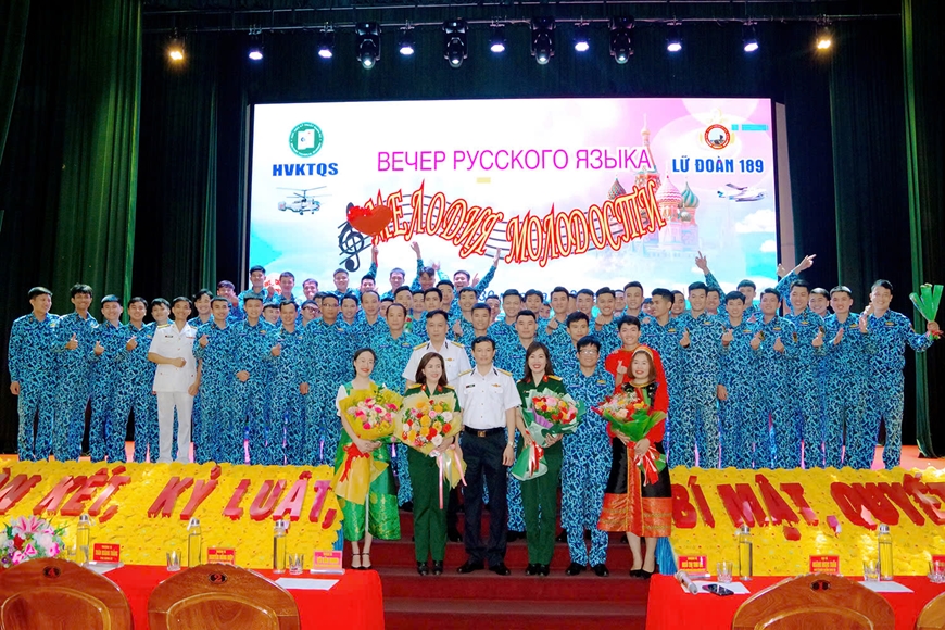 Lá cờ đầu trong Phong trào Thi đua Quyết thắng của Quân chủng Hải quân Lá cờ đầu trong Phong trào Thi đua Quyết thắng của Quân chủng Hải quân