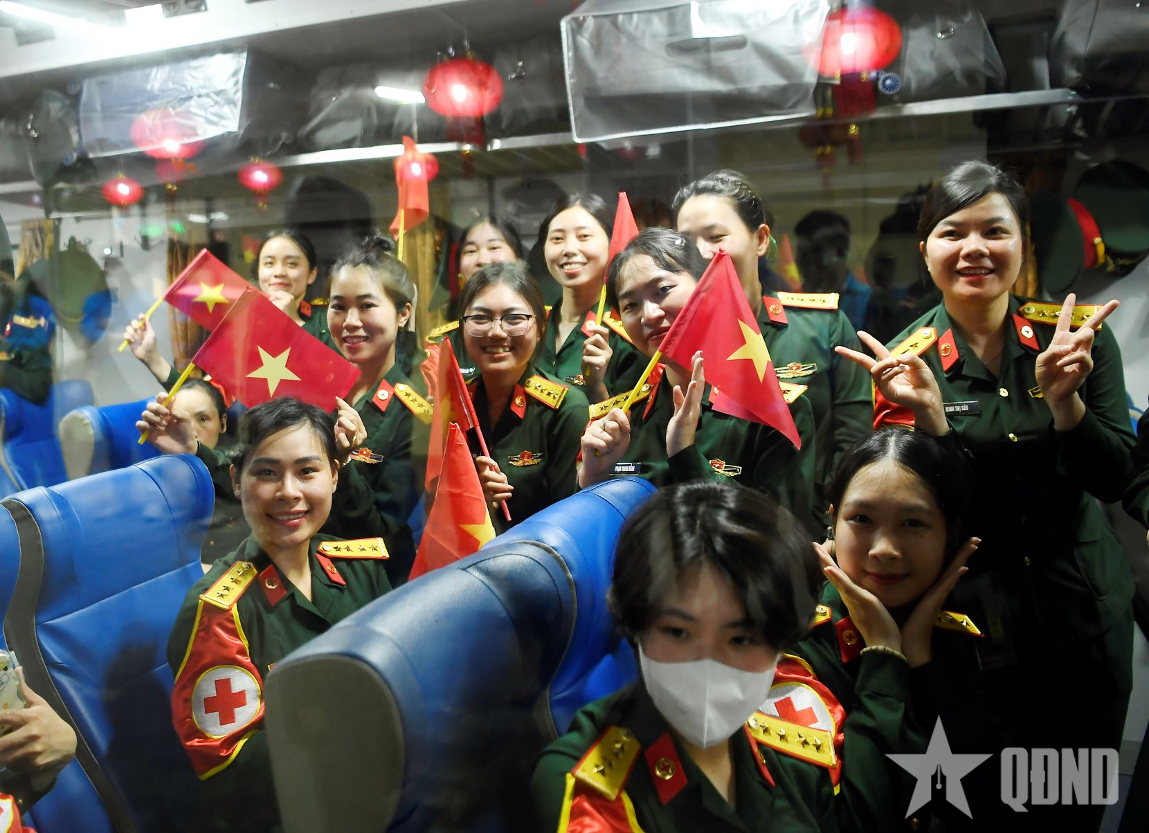 Hành quân vào phục vụ đại lễ