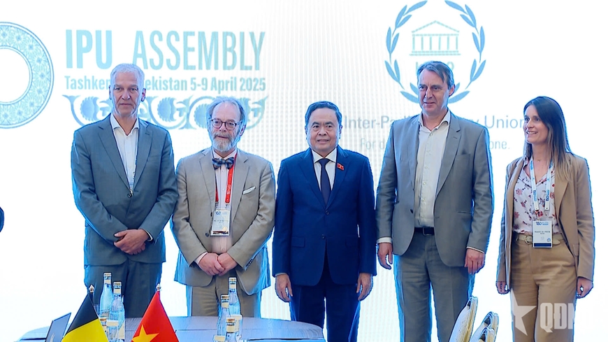 Chủ tịch Quốc hội Trần Thanh Mẫn gặp lãnh đạo hai Nghị viện Bỉ