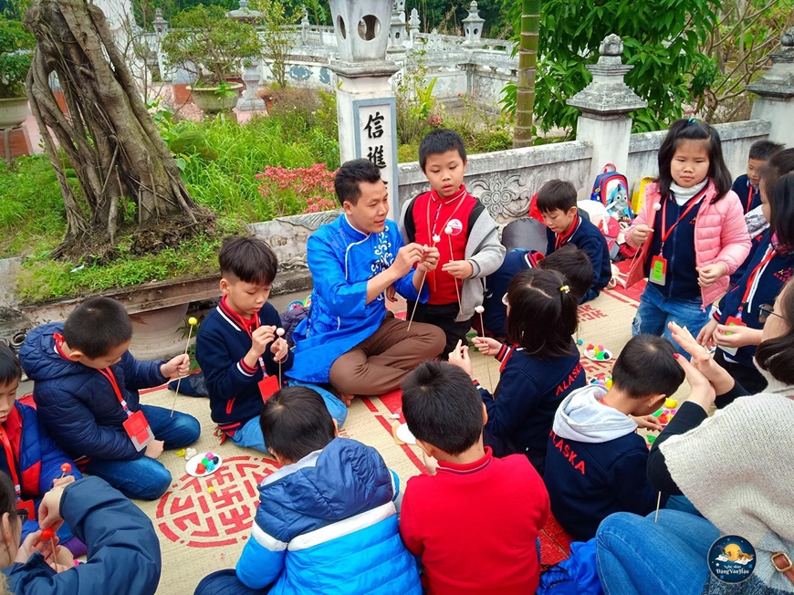 Nghệ nhân tò he Đặng Văn Hậu: Người “thổi hồn” vào bột, giữ mạch văn hóa làng