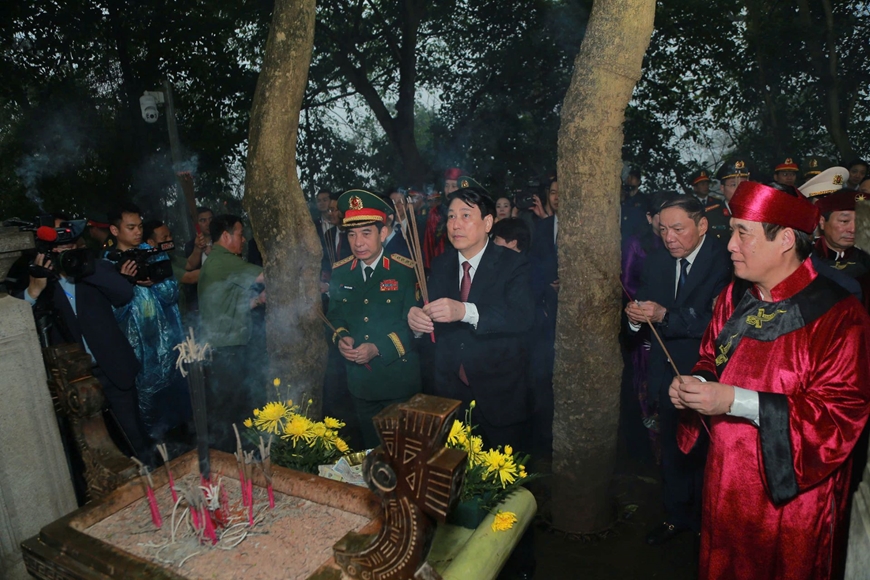 Chủ tịch nước Lương Cường dự Lễ dâng hương tưởng niệm các Vua Hùng