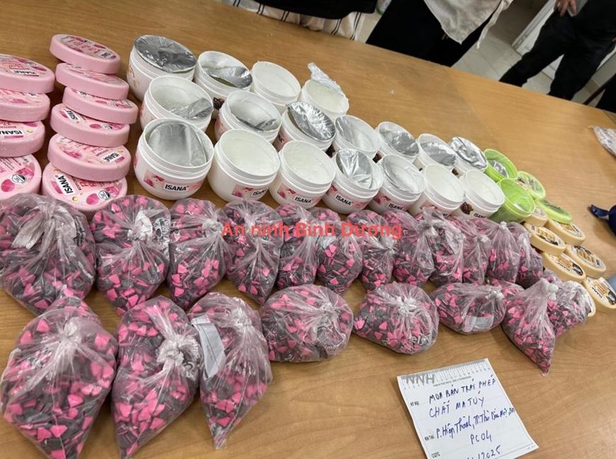 Bình Dương: Bắt giữ đối tượng mua bán hơn 15kg thuốc lắc