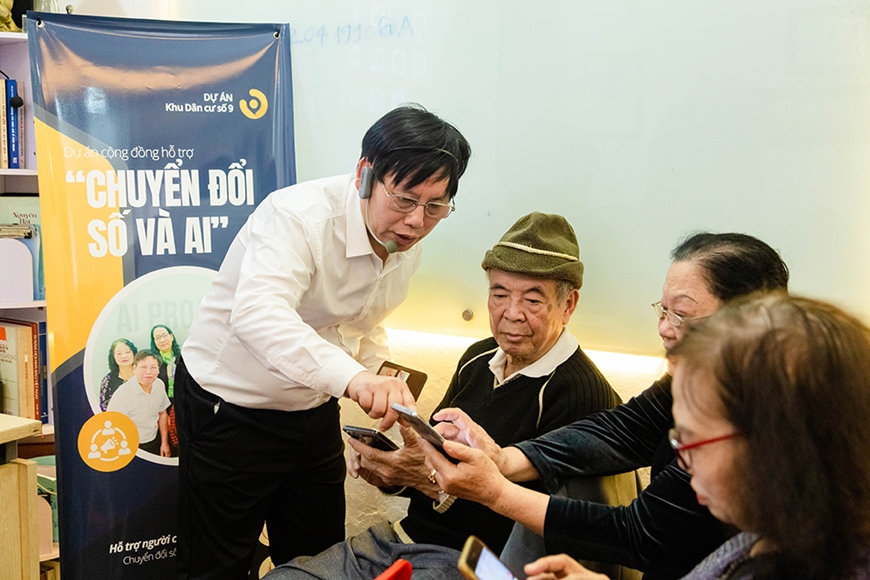Chuyển đổi số và AI không chỉ dành cho người trẻ