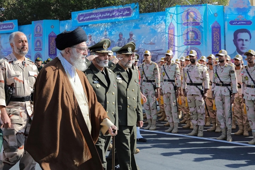 Lãnh tụ Iran đặt quân đội vào tình trạng báo động toàn diện