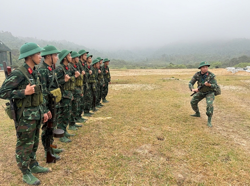 Tận tụy trong công việc, quan tâm đến cấp dưới