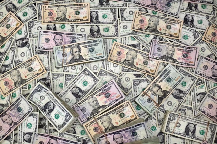 Tỷ giá USD hôm nay (9-4): Đồng USD giảm động thái về thuế quan