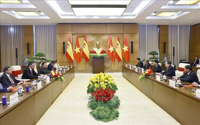 Chủ tịch Quốc hội Trần Thanh Mẫn hội kiến Thủ tướng Tây Ban Nha Pedro Sánchez