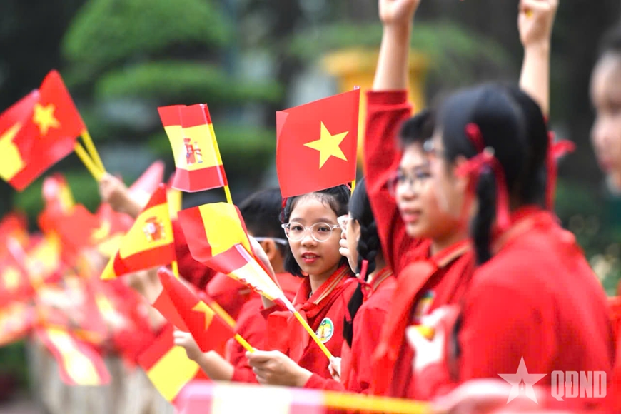 Thủ tướng Phạm Minh Chính chủ trì lễ đón Thủ tướng Tây Ban Nha Pedro Sánchez