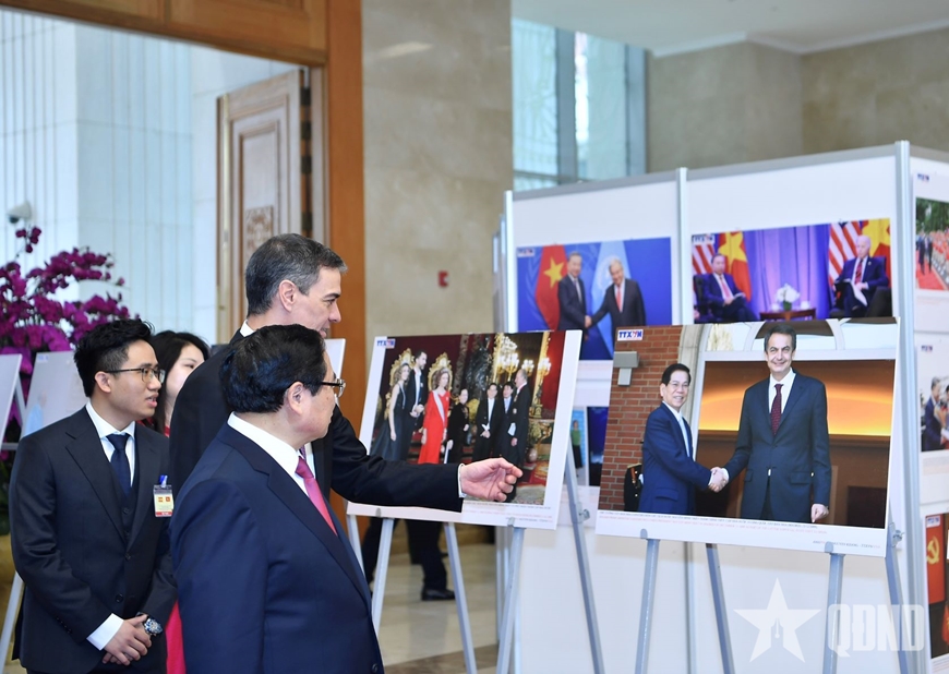 Thủ tướng Phạm Minh Chính chủ trì lễ đón Thủ tướng Tây Ban Nha Pedro Sánchez