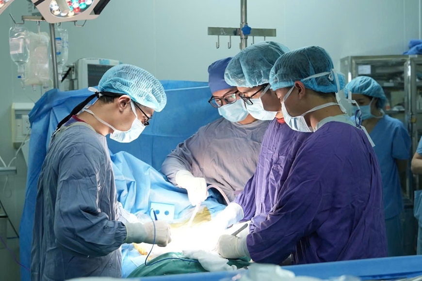 Quảng Ninh: Hoàn thành 2 ca ghép thận đầu tiên từ người cho chết não
