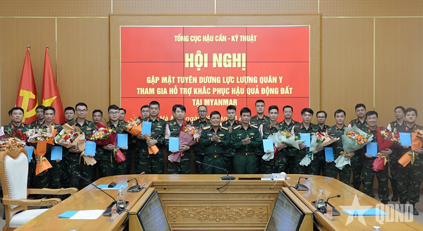 Tỏa sáng phẩm chất thầy thuốc chiến sĩ trong công tác cứu hộ