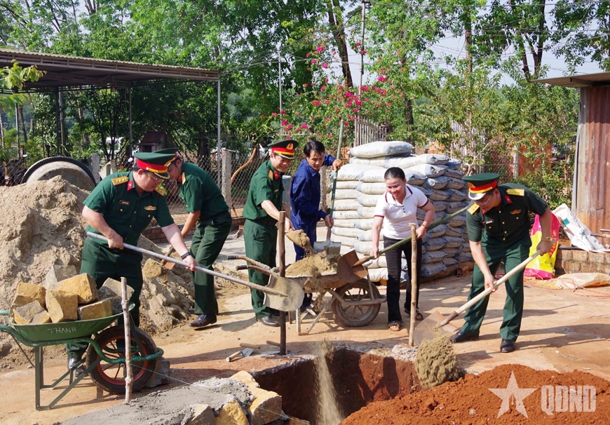Công ty 715 chung tay xóa nhà tạm, nhà dột nát