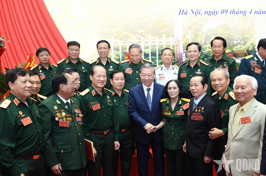 Tổng Bí thư Tô Lâm gặp mặt cựu chiến binh, thanh niên xung phong, dân quân tự vệ tham gia kháng chiến chống Mỹ