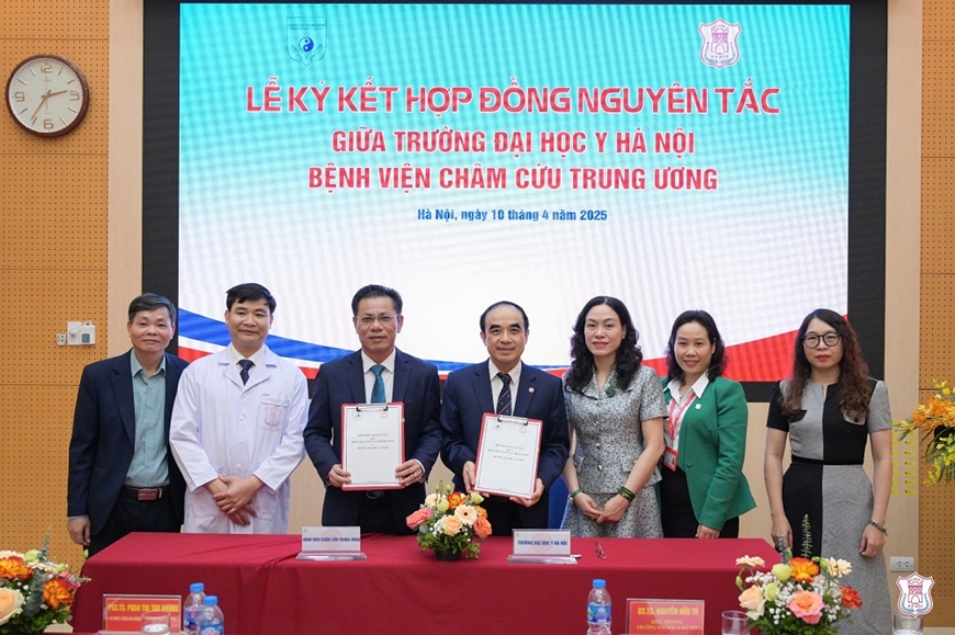 Trường Đại học Y Hà Nội: Ký hợp tác với 13 bệnh viện đào tạo nhân lực chất lượng cao