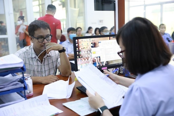 Nghỉ hưu trước tuổi được hưởng 3 khoản trợ cấp