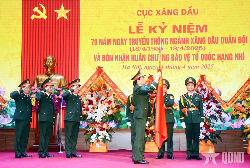 Đại tướng Phan Văn Giang dự Lễ kỷ niệm 70 năm Ngày truyền thống ngành Xăng dầu Quân đội