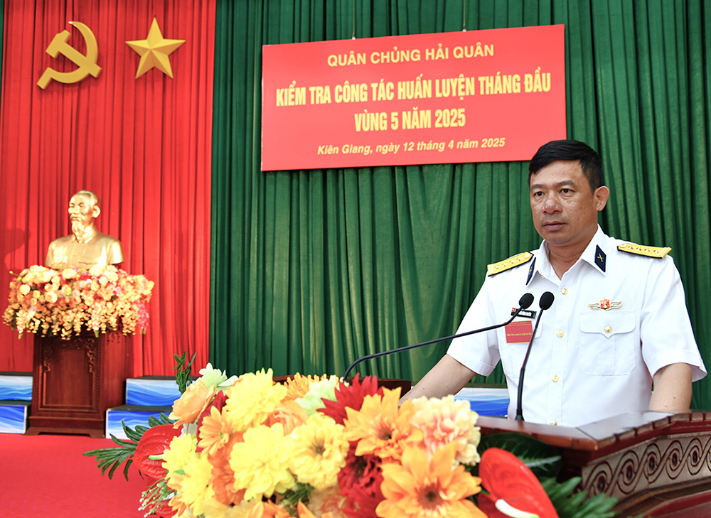 Quân chủng Hải quân kiểm tra công tác huấn luyện tại Bộ tư lệnh Vùng 5 Hải quân