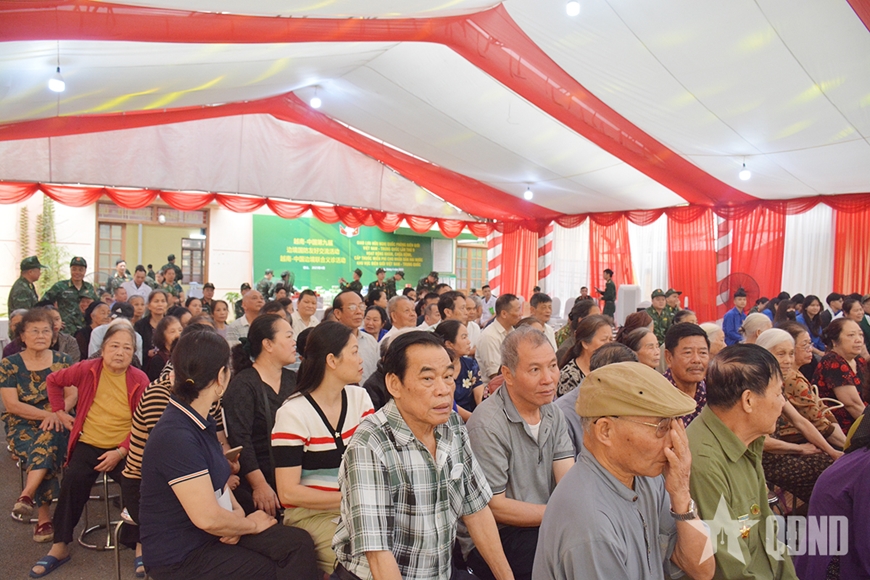 Giao lưu hữu nghị quốc phòng biên giới Việt Nam-Trung Quốc: Khai mạc chương trình khám, chữa bệnh cho nhân dân khu vực biên giới tỉnh Lạng Sơn