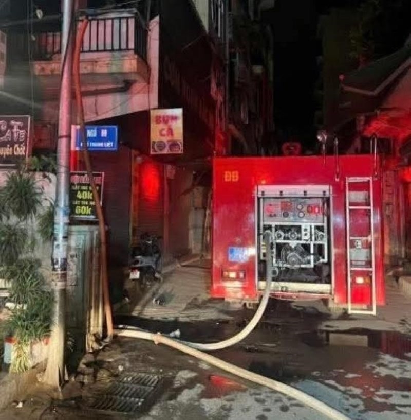 Hà Nội: Cháy nhà dân ở phố Trung Liệt lúc rạng sáng, 2 người tử vong