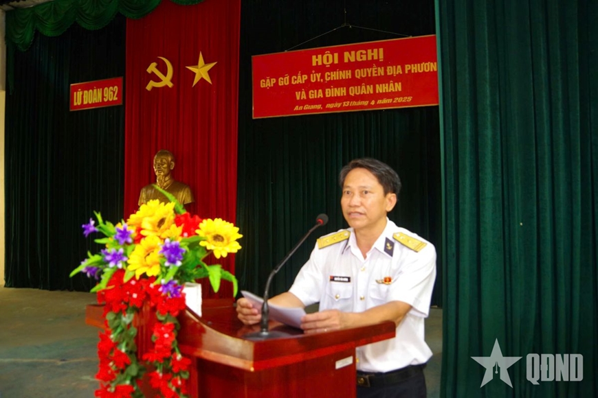 Lữ đoàn 962 gặp gỡ cấp ủy, chính quyền địa phương và gia đình quân nhân năm 2025