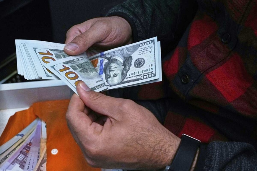 Tỷ giá USD hôm nay (13-4): Đồng USD trải qua phiên tuần “đỏ lửa”