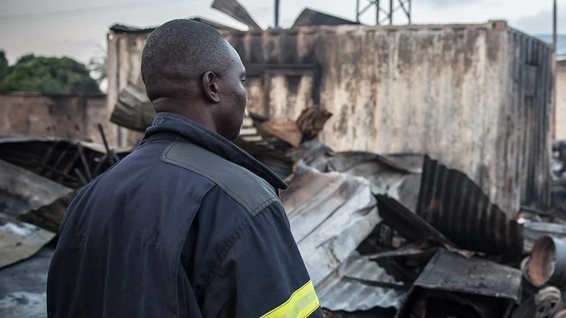 Cháy lớn tại Dinh Tổng thống Sierra Leone