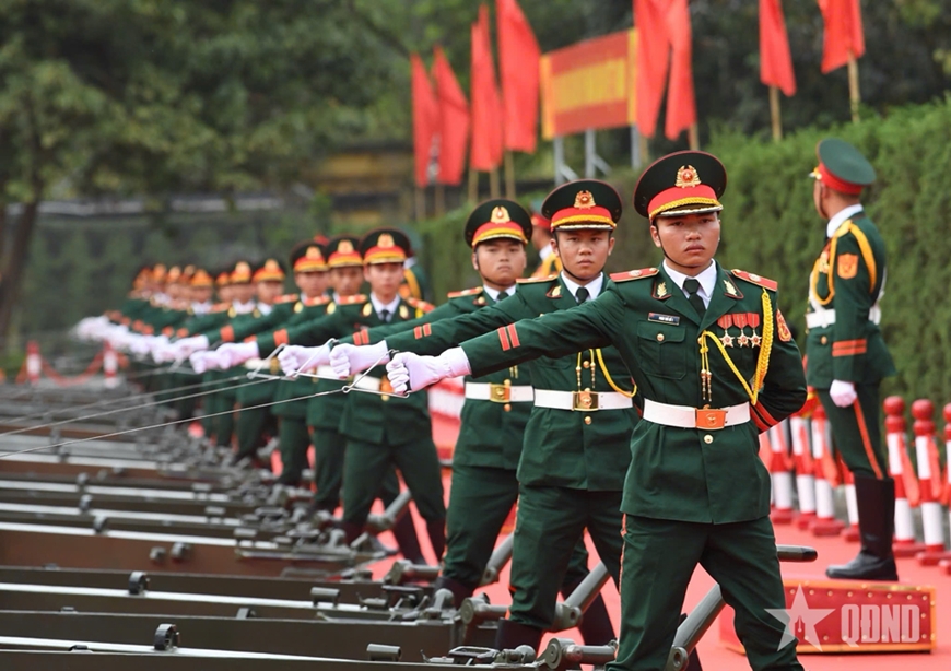 21 phát đại bác chào mừng Tổng Bí thư, Chủ tịch Trung Quốc Tập Cận Bình thăm cấp nhà nước đến Việt Nam
