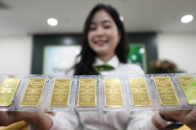 Giá vàng hôm nay (chiều 14-4): Vàng SJC tiếp tục lập kỷ lục