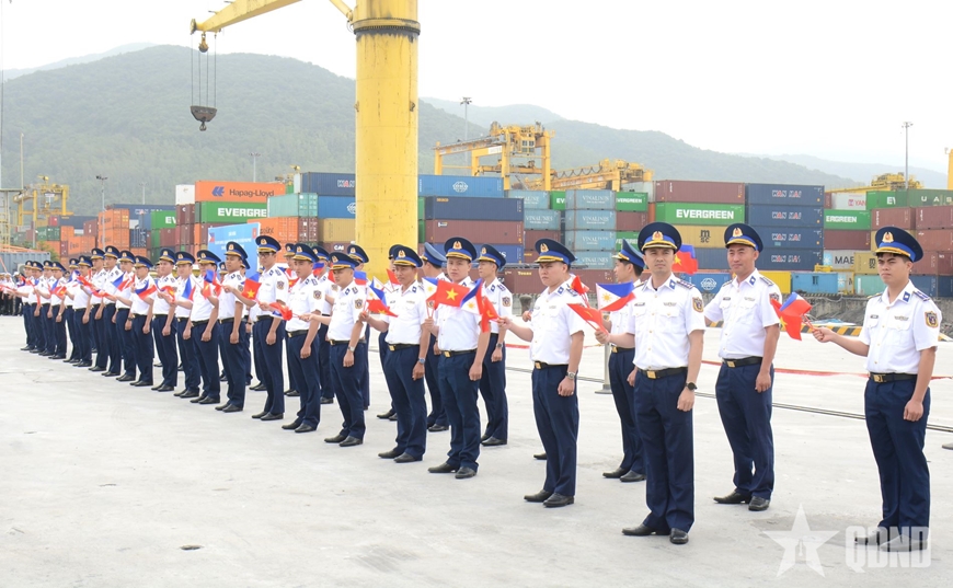 Tàu Lực lượng Bảo vệ bờ biển Philippines thăm TP Đà Nẵng