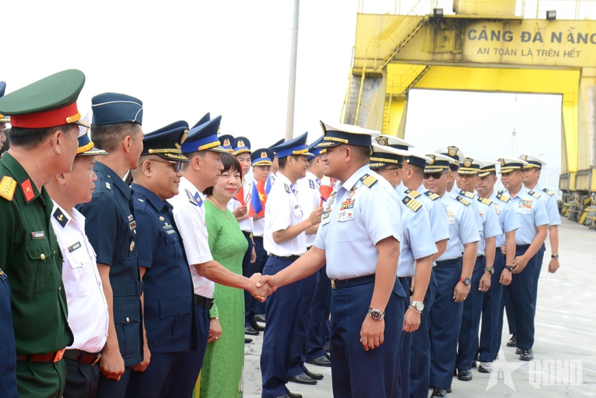 Tàu Lực lượng Bảo vệ bờ biển Philippines thăm TP Đà Nẵng