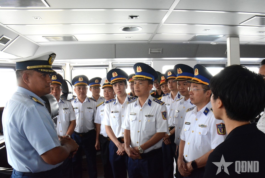 Tàu Lực lượng Bảo vệ bờ biển Philippines thăm TP Đà Nẵng