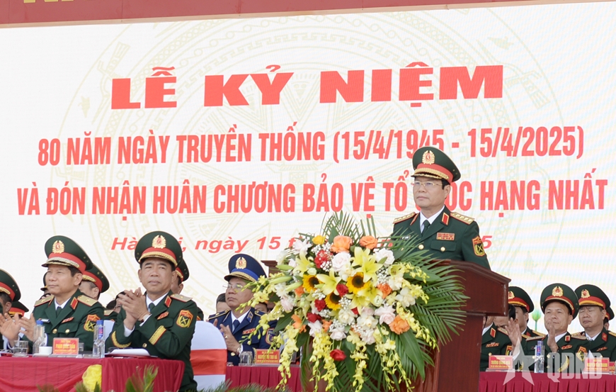 Trường Sĩ quan Lục quân 1 đón nhận Huân chương Bảo vệ Tổ quốc hạng Nhất