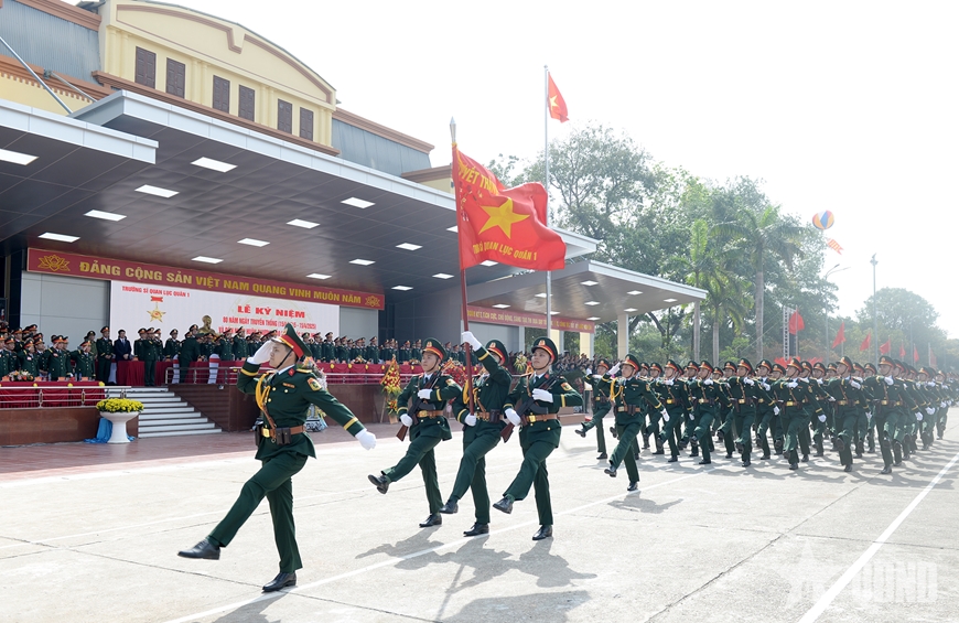 Trường Sĩ quan Lục quân 1 đón nhận Huân chương Bảo vệ Tổ quốc hạng Nhất