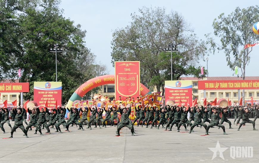 Trường Sĩ quan Lục quân 1 đón nhận Huân chương Bảo vệ Tổ quốc hạng Nhất