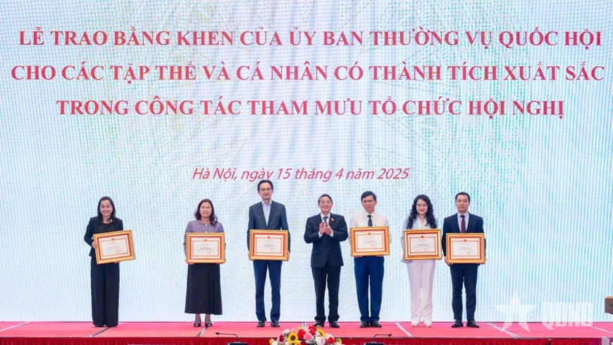Chủ tịch Quốc hội Trần Thanh Mẫn dự cuộc họp Tổng kết công tác tổ chức Hội nghị Ban Chấp hành Liên minh Nghị viện Pháp ngữ