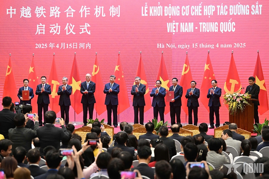 Gặp gỡ hữu nghị nhân dân Việt Nam-Trung Quốc