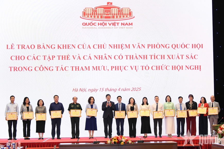 Chủ tịch Quốc hội Trần Thanh Mẫn dự cuộc họp Tổng kết công tác tổ chức Hội nghị Ban Chấp hành Liên minh Nghị viện Pháp ngữ