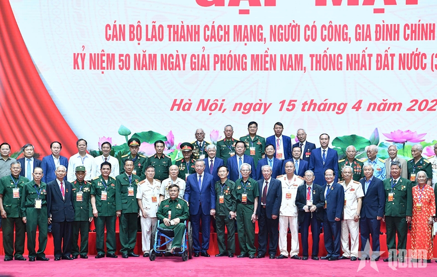 Tổng Bí thư Tô Lâm gặp mặt cán bộ lão thành cách mạng, người có công, gia đình chính sách tiêu biểu khu vực miền Bắc