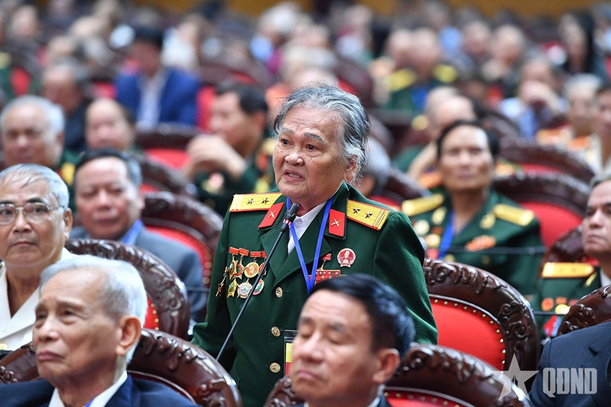 Tổng Bí thư Tô Lâm gặp mặt cán bộ lão thành cách mạng, người có công, gia đình chính sách tiêu biểu khu vực miền Bắc