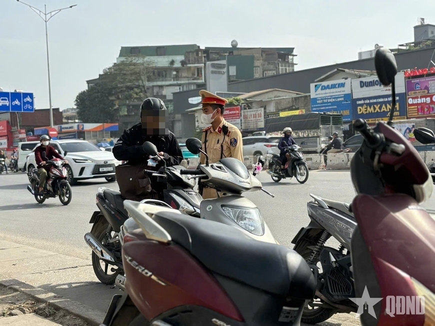 Hà Nội: Cảnh sát giao thông quyết liệt xử lý vi phạm trật tự, an toàn giao thông