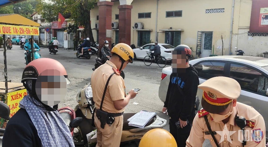 Hà Nội: Cảnh sát giao thông quyết liệt xử lý vi phạm trật tự, an toàn giao thông