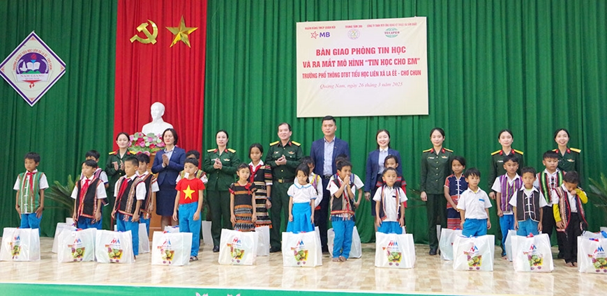 Nghĩa tình ở La Êê - Chơ Chun