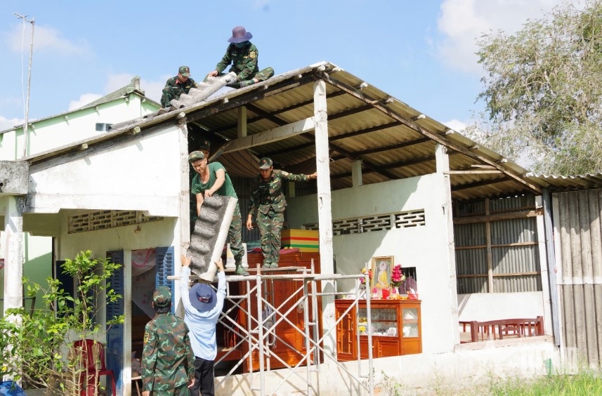 Quân - dân đoàn kết, Tết thêm rộn ràng