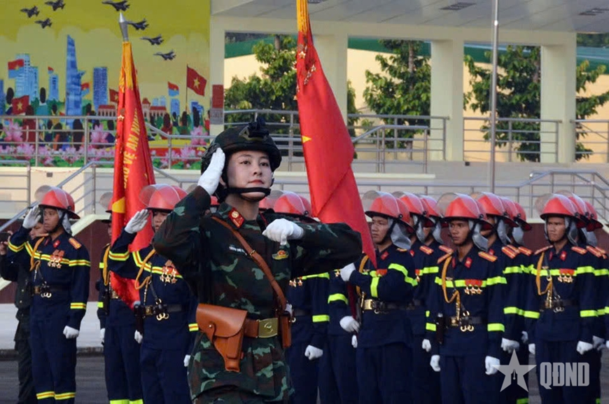 Đại tướng Nguyễn Tân Cương dự, kiểm tra tổng hợp luyện diễu binh, diễu hành