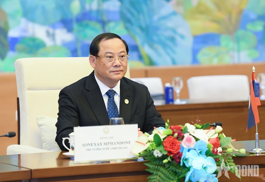 Chủ tịch Quốc hội Trần Thanh Mẫn hội kiến Thủ tướng Cộng hòa dân chủ nhân dân Lào
