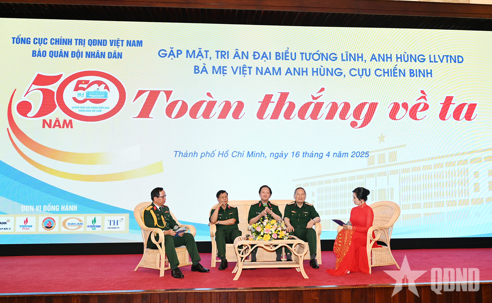 Máu xương, công sức của cha anh đã đổ vì ngày Toàn thắng đang được kết tinh thành sức mạnh Việt Nam